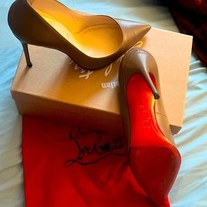 Shoes have only been worn 2 times. Excellent condition
